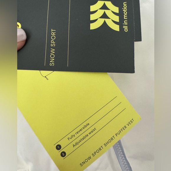 White cropped puffer vest size XL (All in Motion) - Picture 5 of 6